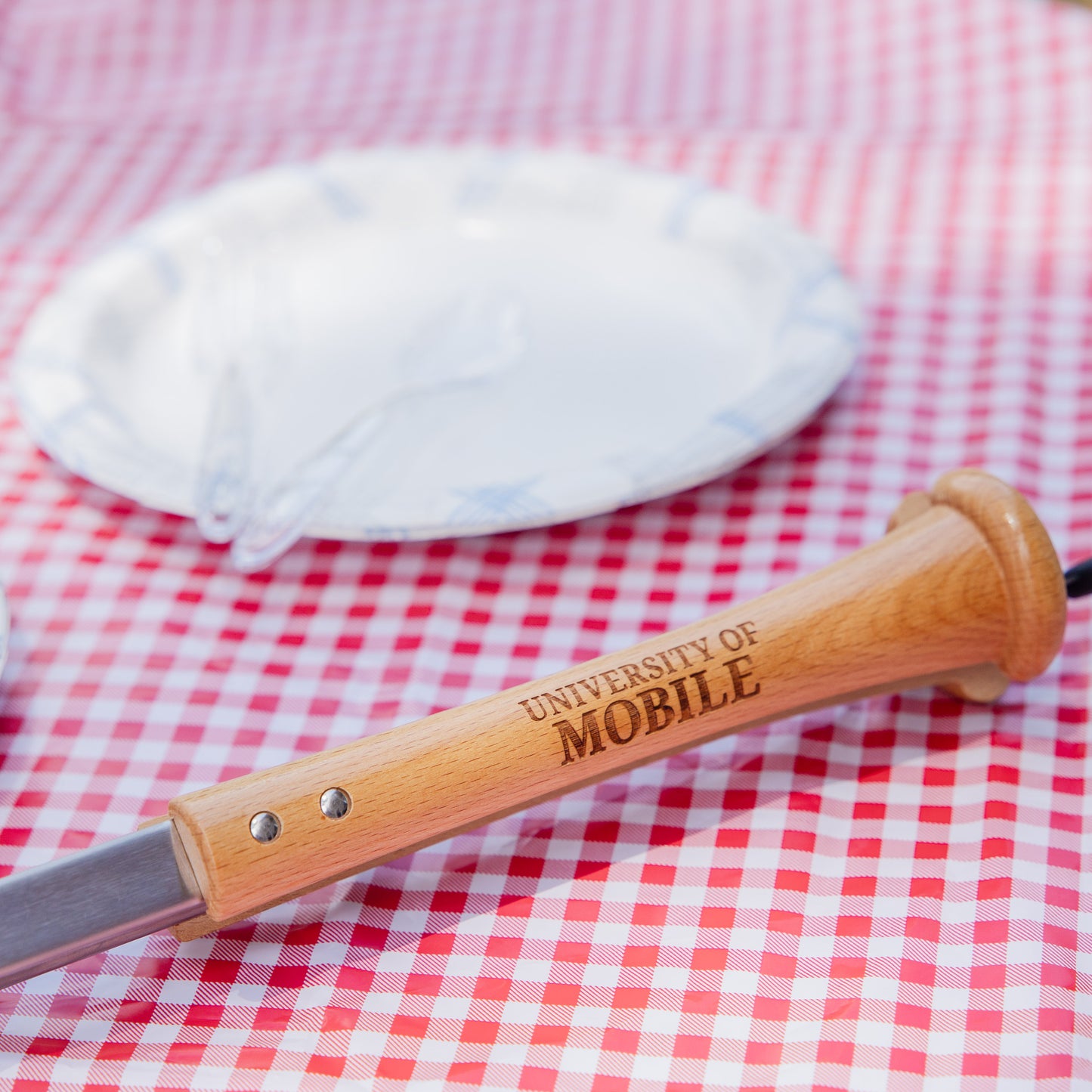 UM Grilling Tongs